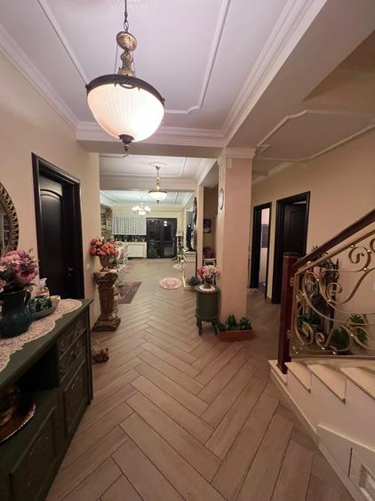 Vanzare Casa/Villa 6 camere 3 bai 3 wc -uri Dobroiesti 0% Comision
