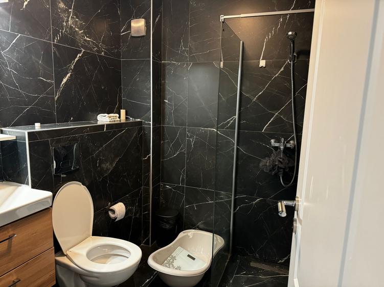 MUTARE RAPIDA! Apartament 2 camere decomandat 54mp , Metrou 1 Decembrie , Trapez