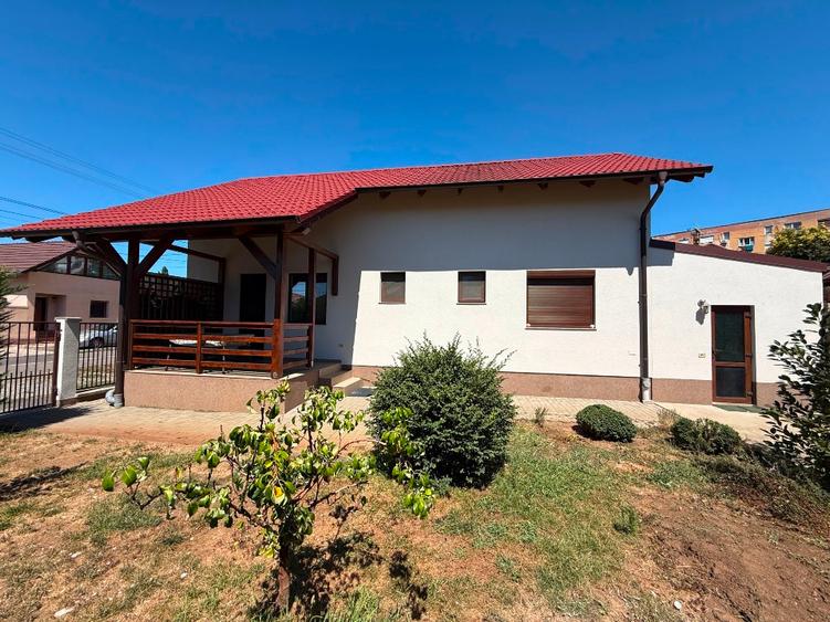 CASĂ MODERNĂ, GATA DE MUTARE – BUJAC, ZONA FORTUNA–VLAICU | 192800 €