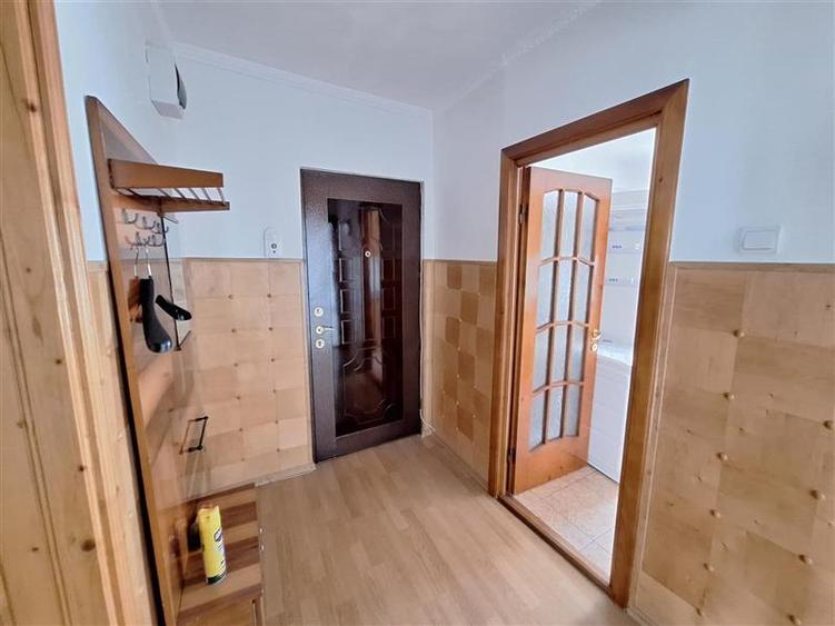 Apartament 3 camere decomandat , zona Nord-Bacau