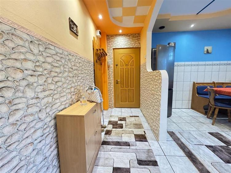 Apartament 2 camere decomandate cu balcon in Vasile Aaron