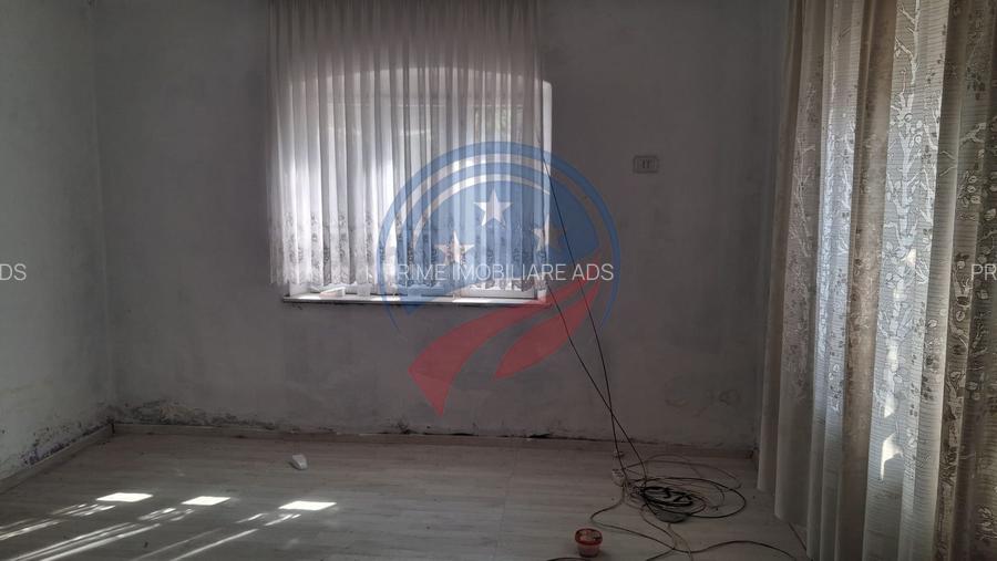 Casa 3 camere, teren 736 mp, de vanzare în Bailesti