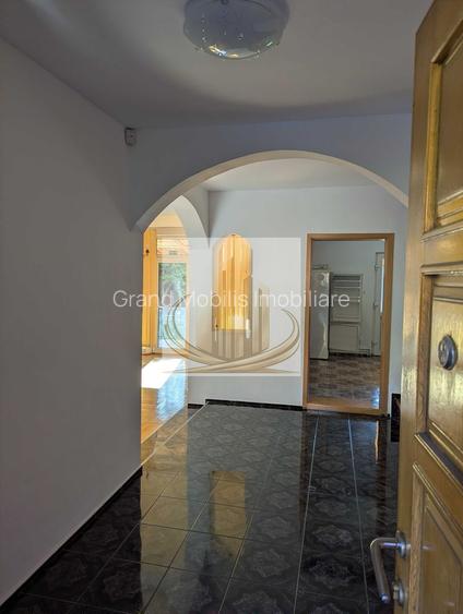 Vilă pentru Activități Comercia –5 Camere, Curte500 MP – Zona Aradului - 5
