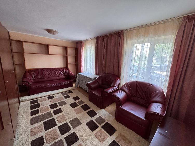 Apartament cu 3 camere semidecomandat – Parter | 46 mp | Complet mobilat și util