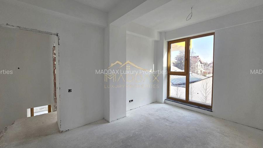 Apartament de vanzare 3 camere tip Duplex***Curte 110mp***Piata Domenii - 12