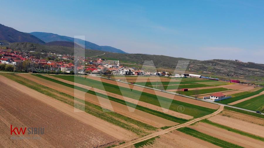 Oportunitate investiție – 6 parcele cu PUZ aprobat și autorizație - Orlat - 13