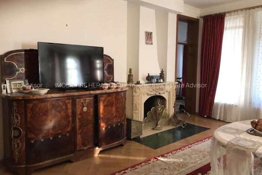 Conac neoromânesc în stil brâncovenesc | 600 mp utili | Domeniu de 2.400 mp - 2