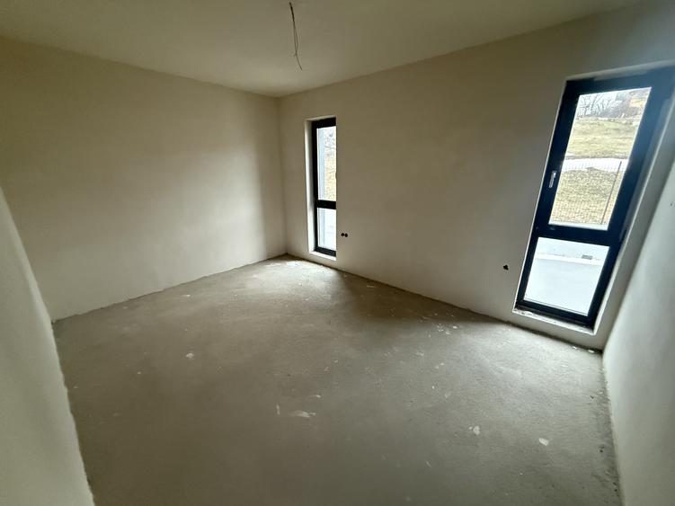 Duplex cu garaj 5 camere - 123,57 mp utili -  Floresti!
