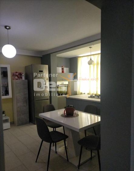 Închiriez apartament