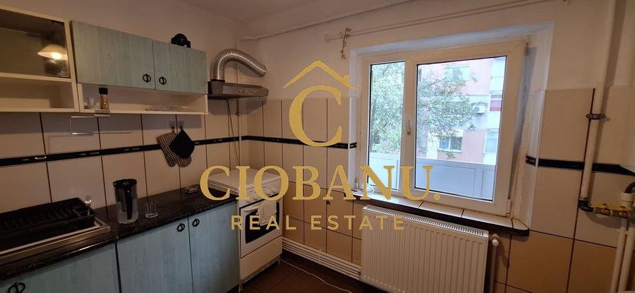 Apartament 3 camere DECOMANDAT etaj 2/4 de vanzare zona Lapus Arges