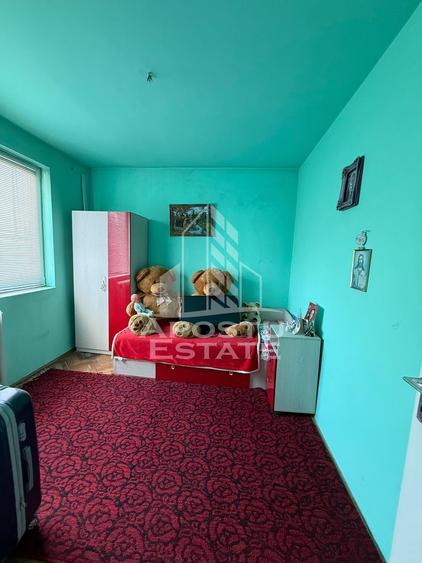 Apartament de vanzare cu 3 camere, 2 bai, 2 balcoane, zona Soarelui