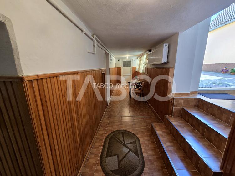 Casa individuala de vanzare cu teren 237 mp garaj in zona Lupeni Sibiu - 9