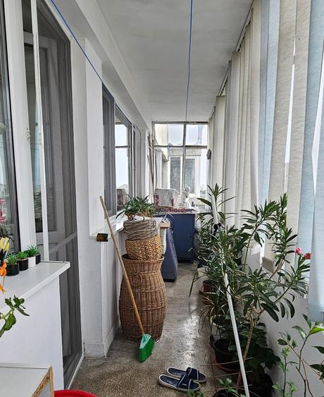 Apartament 3 camere situat pe Mihai Bravu- zona Dimitrov
