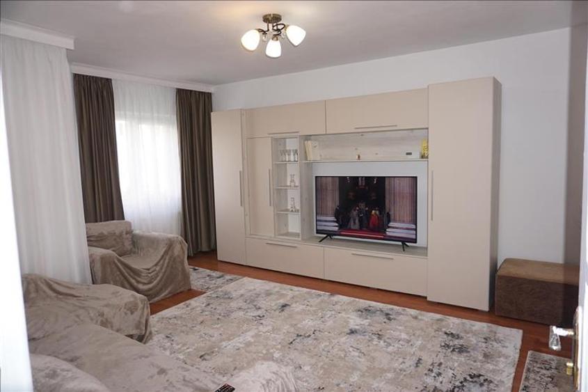 Apartament cu 2 camere in 1 Mai cu centrala termica