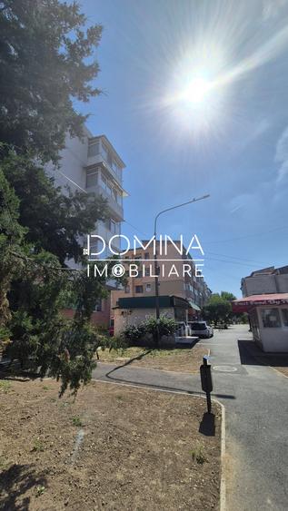 Vânzare apartament 3 camere, în Tg. Jiu, strada 22 Decembrie 1989 - zona 8 Mai