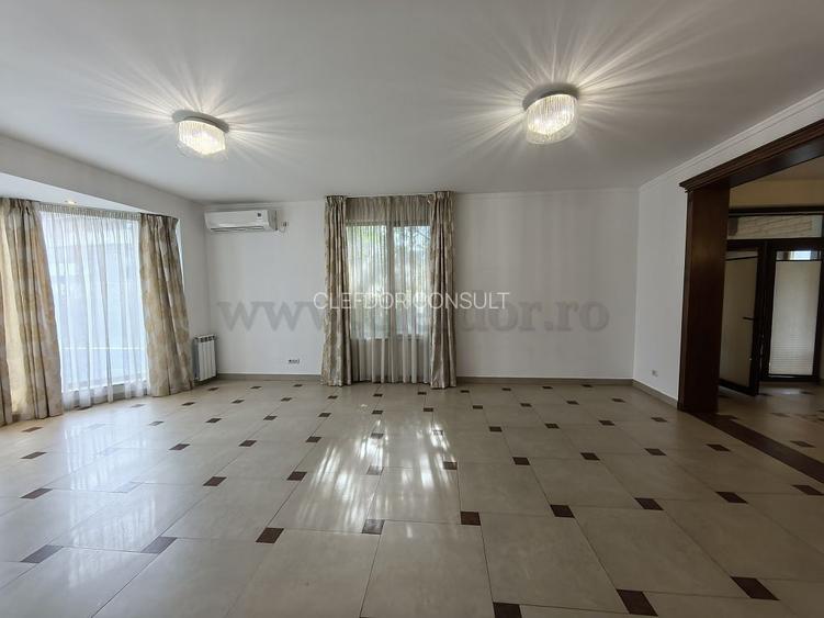 Vilă individuală cu piscină, Jollie Ville - 3