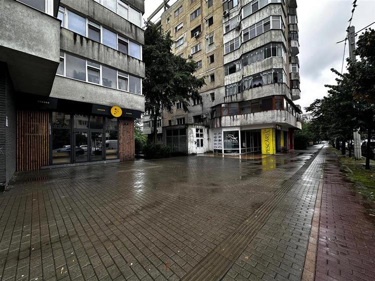 Spatiu comercial vitrat, 52mp, sos. Pacurari, zona postei