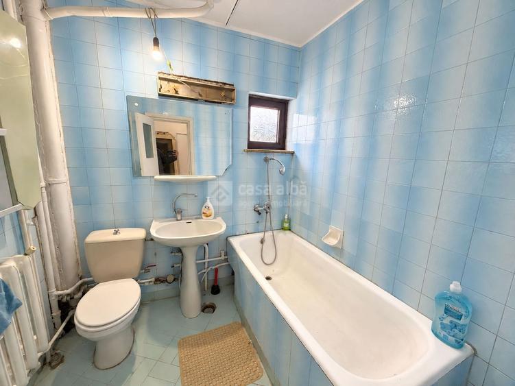 Pacurari - Posta, 3 camere decomandat, etaj 6 / 8, spatios, LIBER