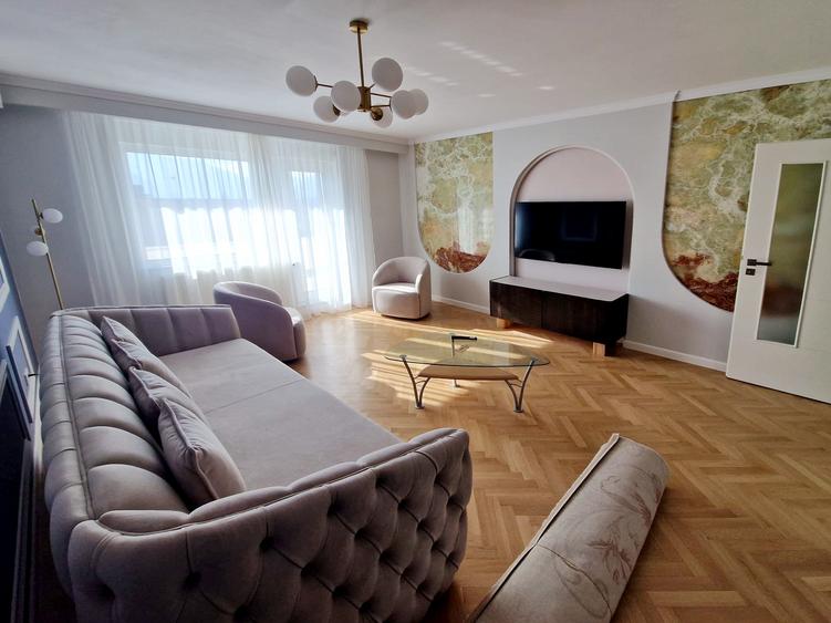 Apartament 3 Camere Lux Zona Desebita Centrul Cetate