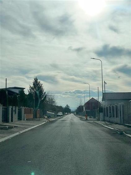 Casa solida, 4 dormitoare, 3 bai, 280 mp construiți, teren 1100 mp – Stupin