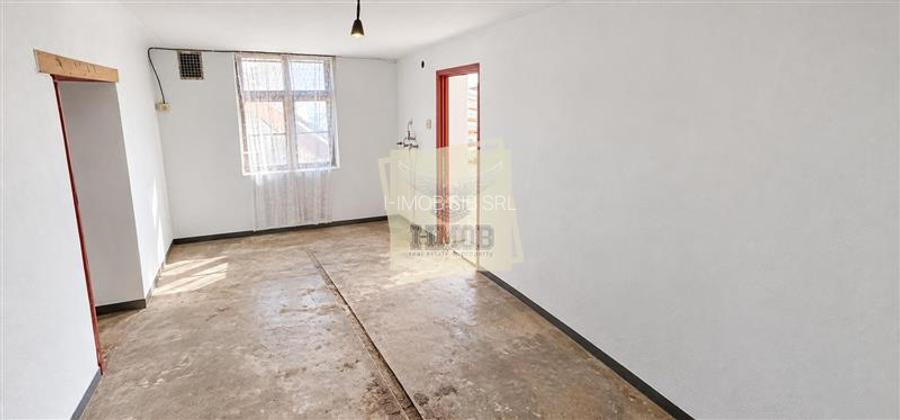 Casa saseasca cu potential remarcabil in Cisnadioara - 7