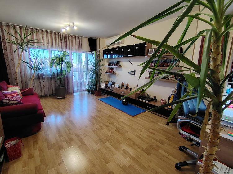 Apartament superb Complex Primavara cu loc de parcare