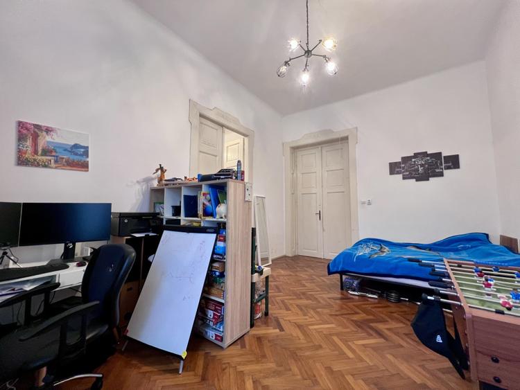 Apartament cu 3 camere,  110mp, etaj 1 - Zona Ultracentrala