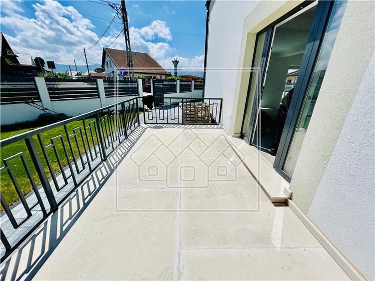 Casa noua de vanzare, 4 camere, 2 bai, terasa 21 mp, zona linistita