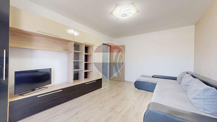 Apartament cu 3 camere decomandat, 2 parcări & boxă dublă – Bartolomeu