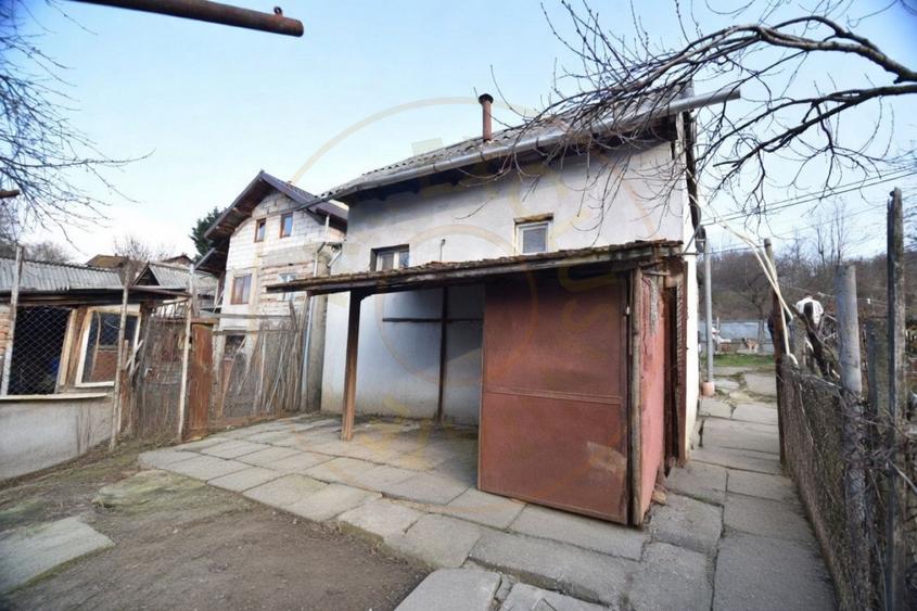 Casa+teren 742mp in Stefanesti, Arges.