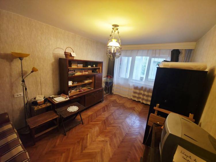 Apartament cu 2 camere de vânzare în zona Maratei