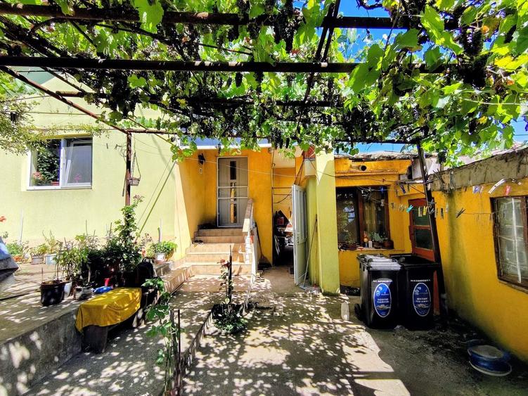 Casa unifamiliala 120 mp utili, cu 477 mp teren, garaj, Dambul Rotund