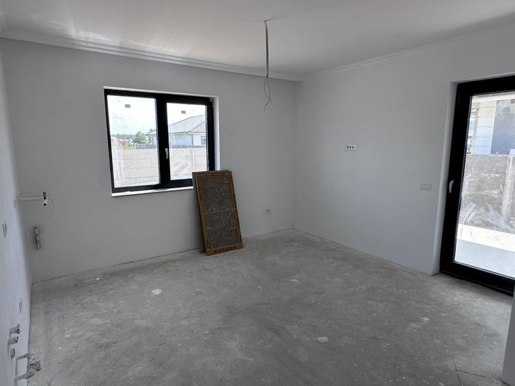 CASA NOUA I 4 CAMERE I 2 BAI I PE UN NIVEL I TEREN 423 MP I CU TOATE UTILITATILE