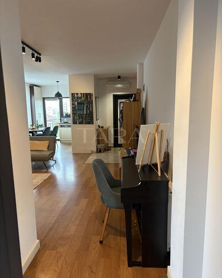 Apartament singur pe etaj, 2 balcoane și parcare, Andrei Mureșanu.