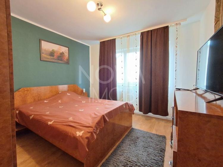 Apartament de inchiriat 3 camere etajul 4, cu lift, Zona Vasile Aaron