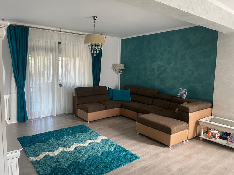Vila modernă de vânzare -teren generos.