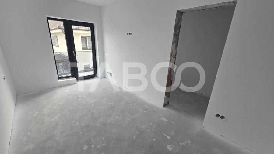 Casa de vanzare 380mp teren liber 4 camere 2 parcari Selimbar
