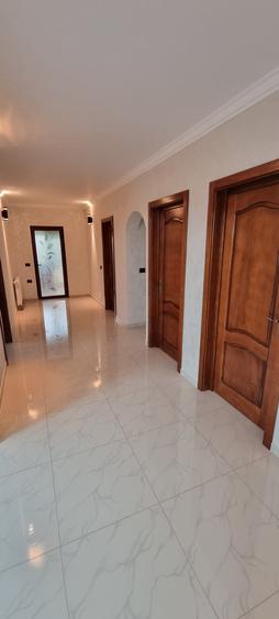 Vila cu etaj in zona fostelor sere Dobosari