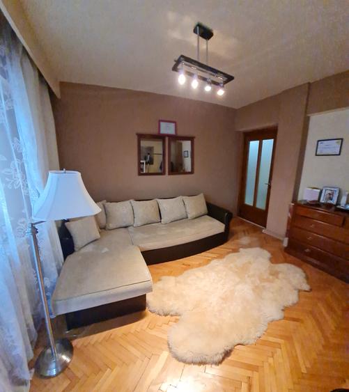 Vand apartament 3 camere suprafata mare