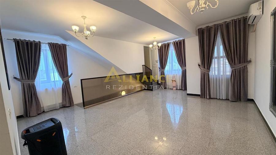 Vila spatioasa cu 9 camere, foisor, magazie, curte amenajata complet