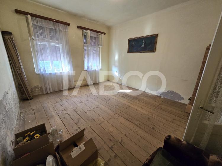 Casa tip duplex de vanzare la curte comuna pivnita in Piata Cluj Sibiu