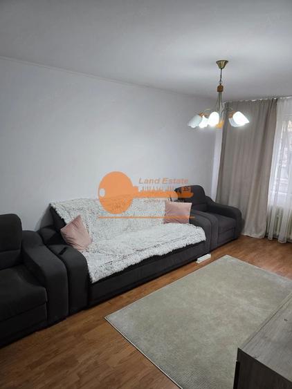 Apartament cu 3 camere la 5 minu de Metrou Apărătorii Patriei