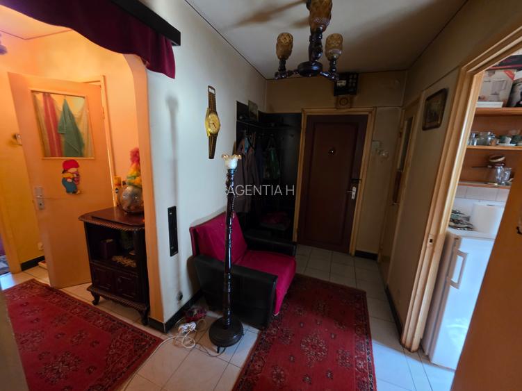 Vanzare 3 camere Drumul Taberei Aleea Lunca Siretului etaj 1/4 decomandat