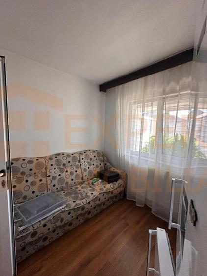 Apartament 4 Camere de Vânzare în Inel I - Constanța | Decomandat