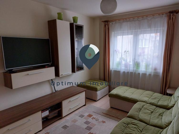 Apartament cu 4 camere de vanzare in Plopilor, etaj 3/4 !