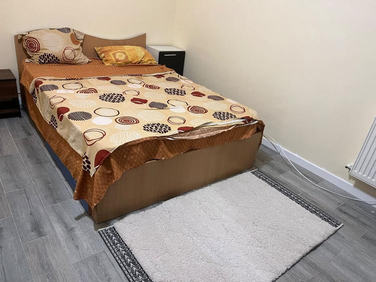 Apartament 2 camere, de inchiriat+ loc de parcare si terasa in curte