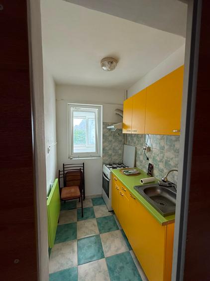 Apartament 2 camere, decomandat, loc parcare și boxă