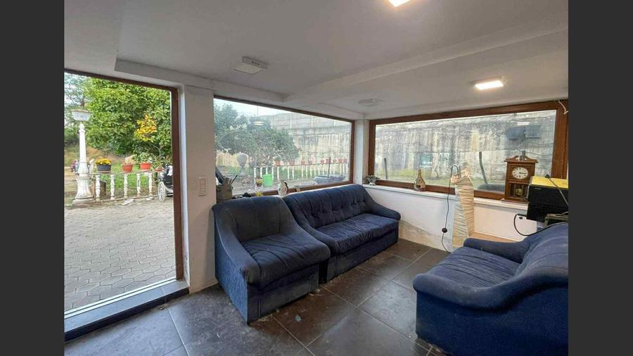 Casa 7 camere, teren 590 mp in Calnic