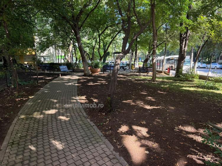 3 camere Emil Racovita etaj 1 67mp  cu boxa si loc de parcare