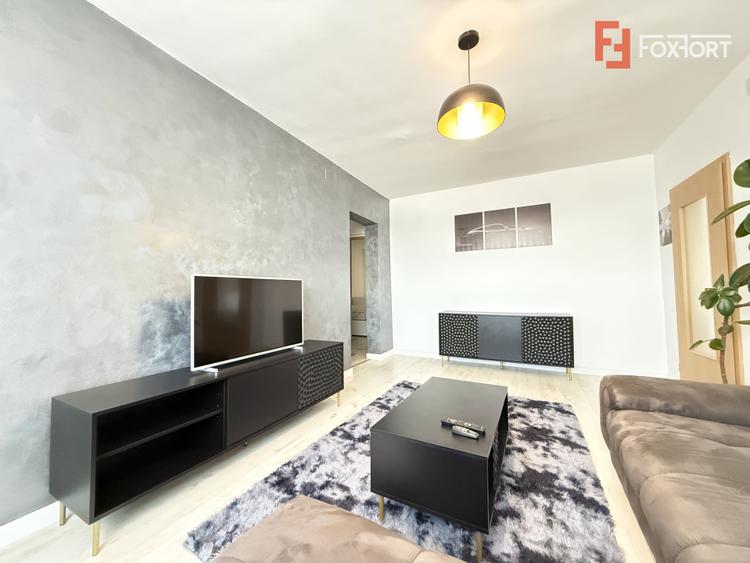 Apartament cu 3 camere, de vanzare in zona Circumvalatiunii